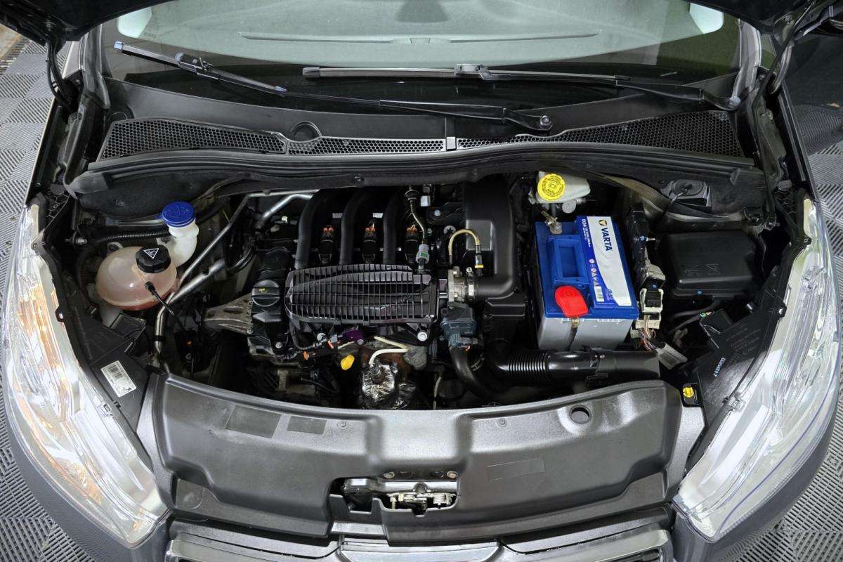 peugeot-208-2015-gasolina-1199cc