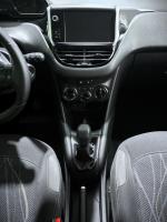 peugeot-208-2015-gasolina-1199cc