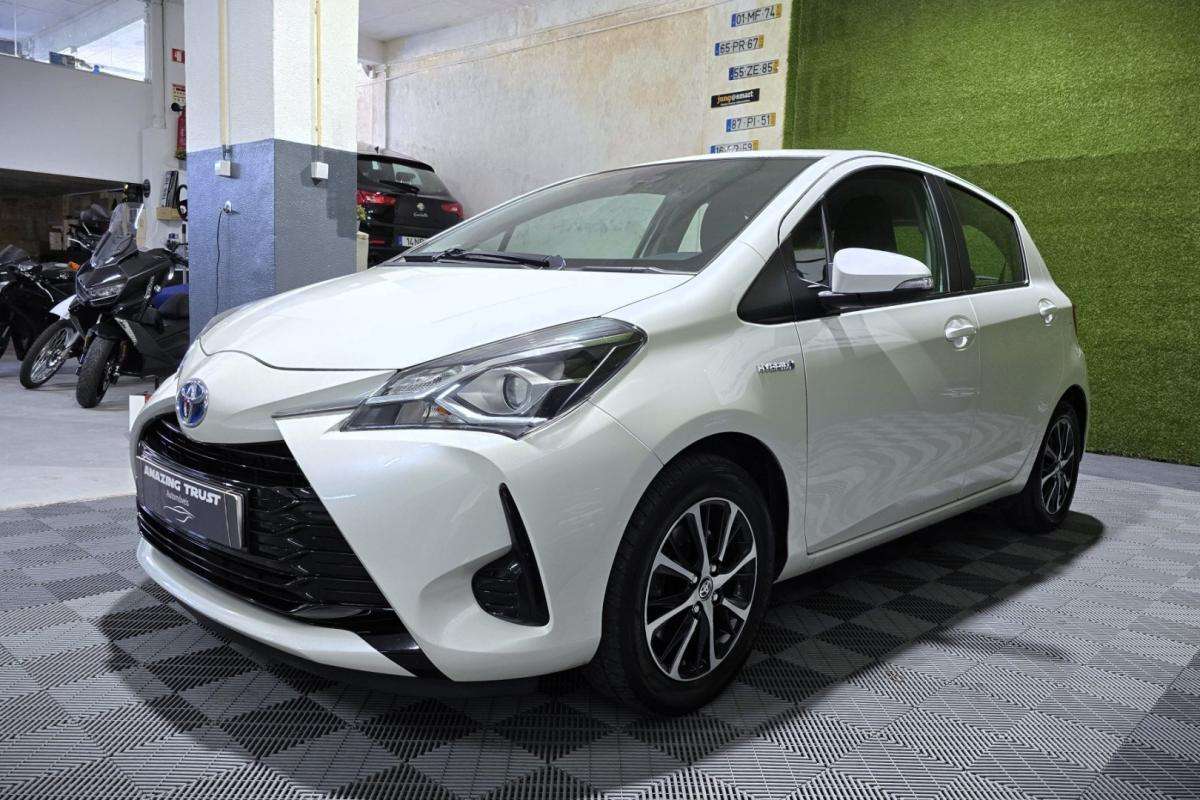 toyota-yaris-2019-hibrido-1497cc