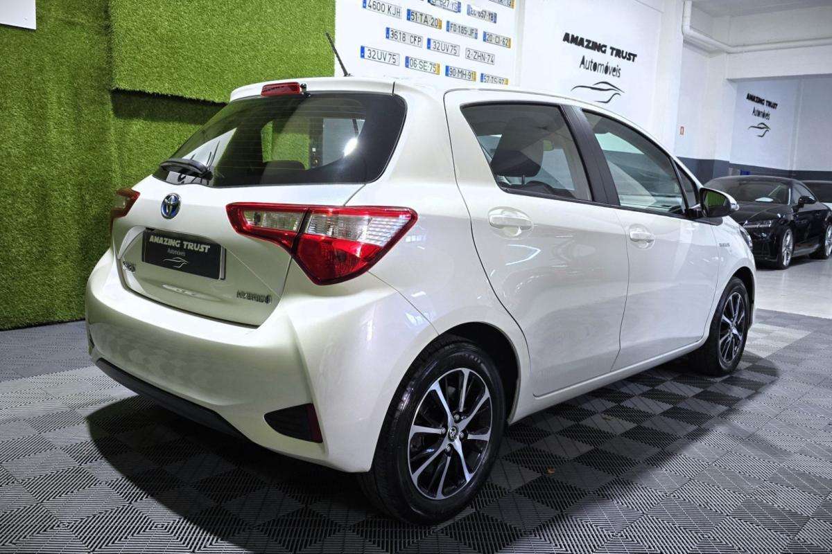 toyota-yaris-2019-hibrido-1497cc