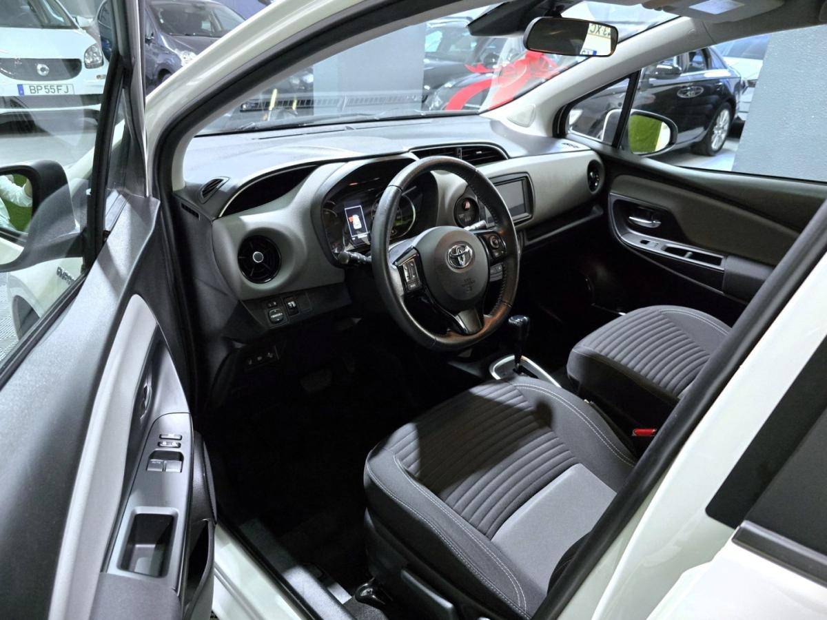 toyota-yaris-2019-hibrido-1497cc