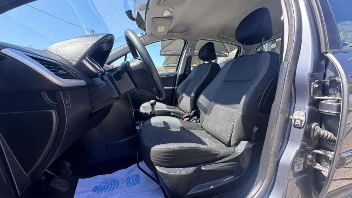 peugeot-207-2009-diesel-1560cc