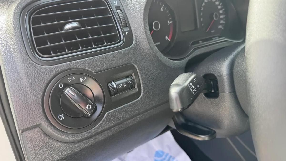 volkswagen-polo-2011-diesel-1199cc