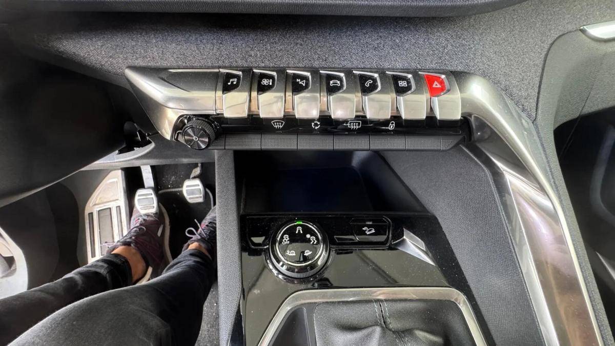 peugeot-3008-2017-diesel-1997cc