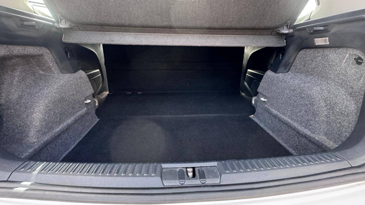 volkswagen-polo-2011-diesel-1199cc