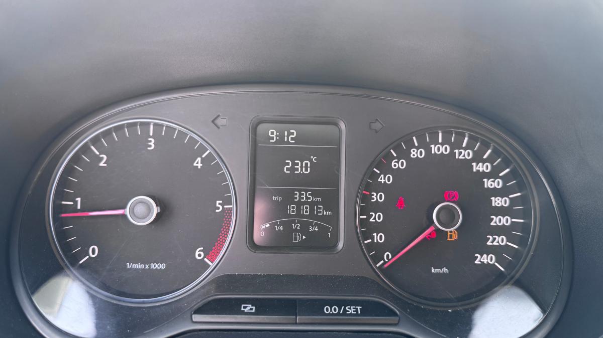 volkswagen-polo-2011-diesel-1199cc