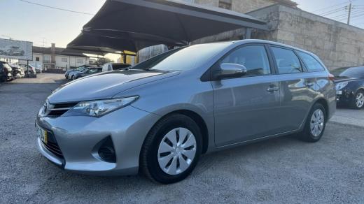 toyota-auris-touring-sports-2014-diesel-1364cc