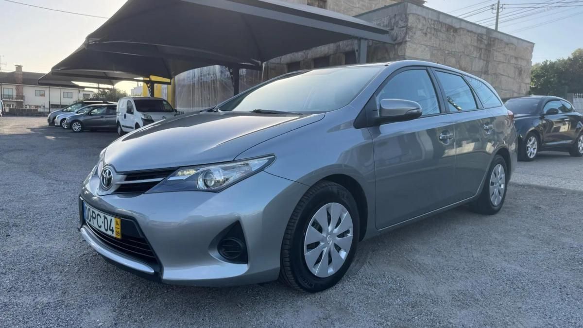 toyota-auris-touring-sports-2014-diesel-1364cc