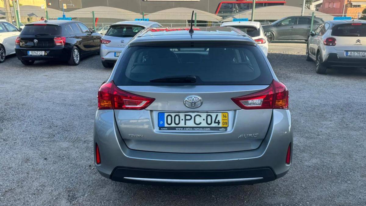 toyota-auris-touring-sports-2014-diesel-1364cc