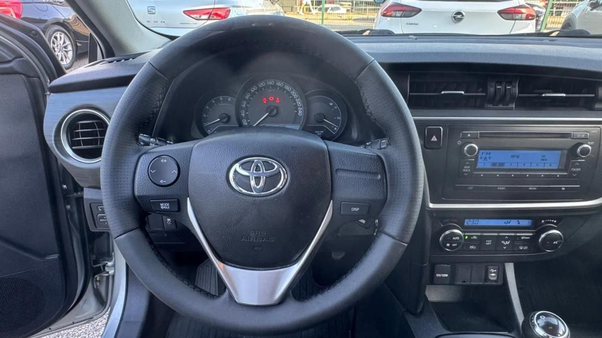 toyota-auris-touring-sports-2014-diesel-1364cc