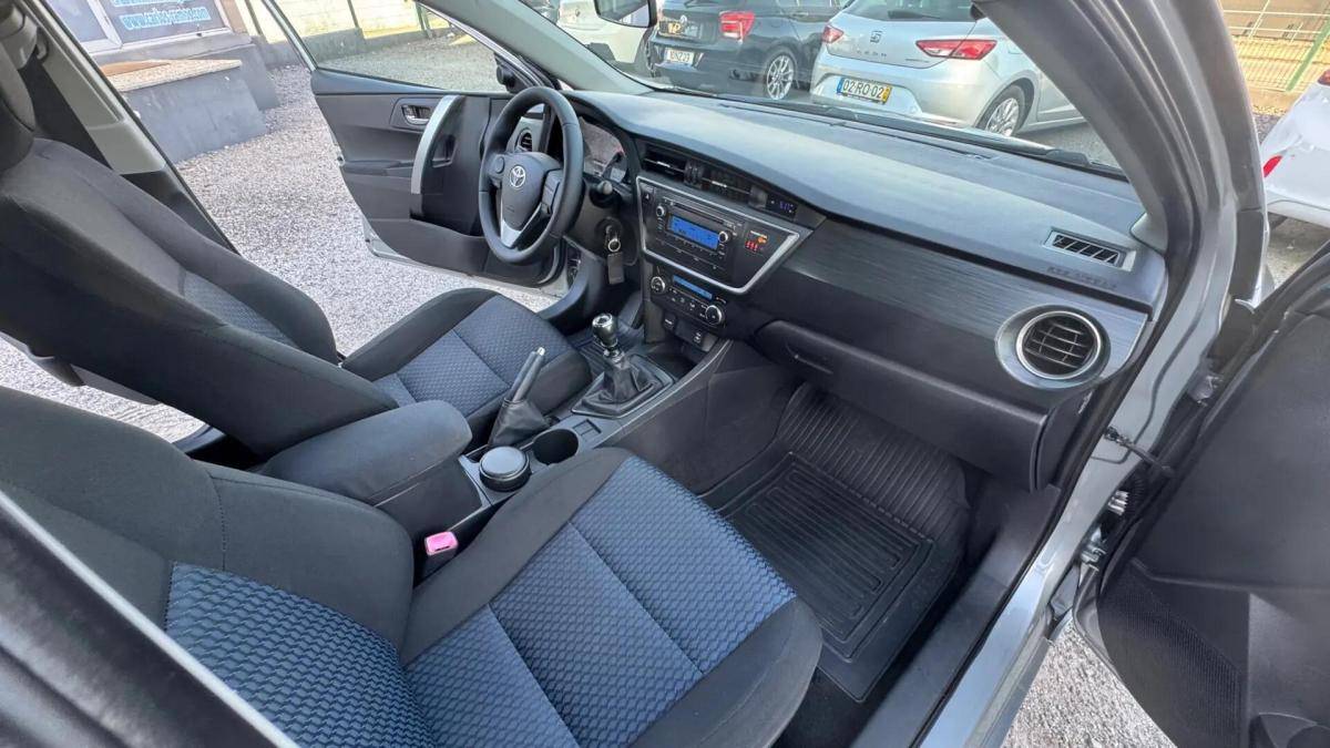 toyota-auris-touring-sports-2014-diesel-1364cc