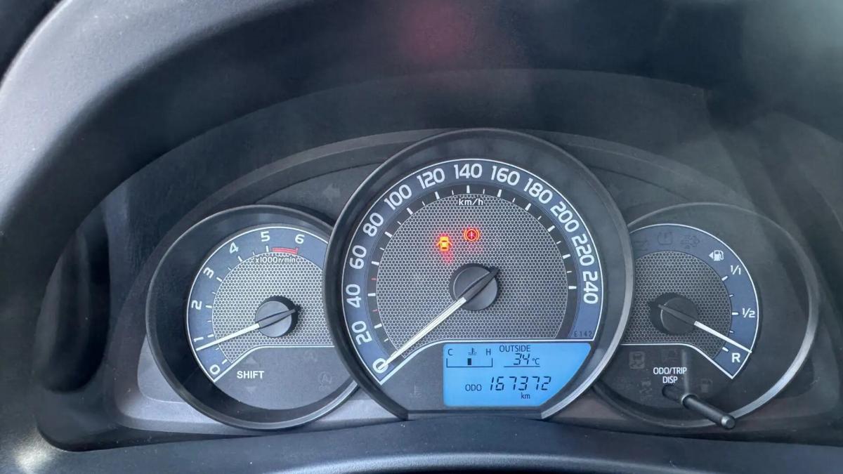 toyota-auris-touring-sports-2014-diesel-1364cc