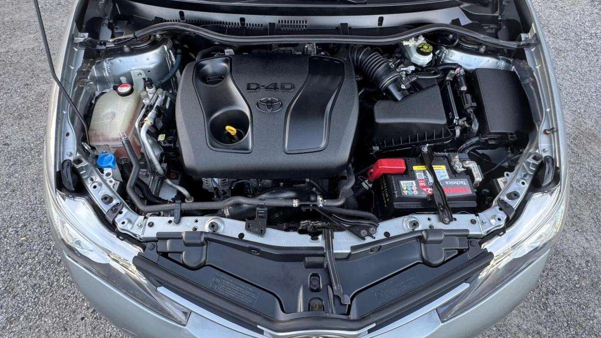 toyota-auris-touring-sports-2014-diesel-1364cc