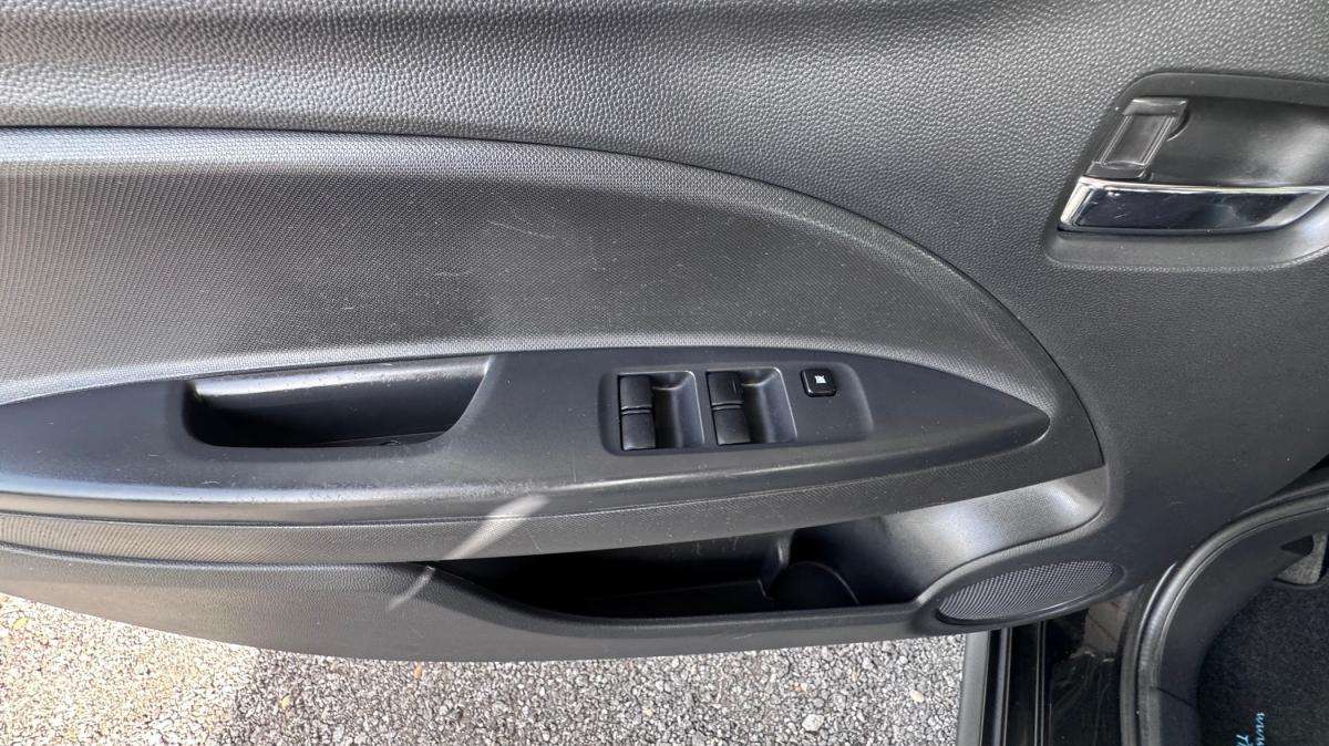 mitsubishi-space-star-2013-gasolina-1193cc