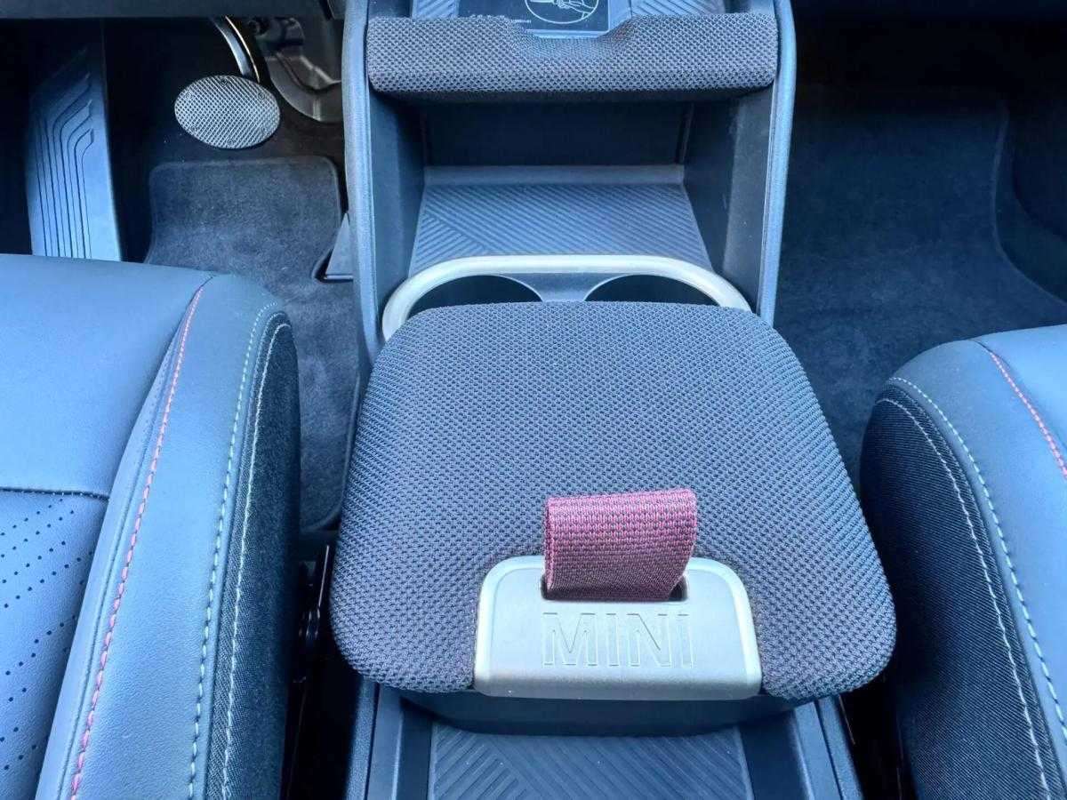 mini-countryman-2024-diesel-1995cc