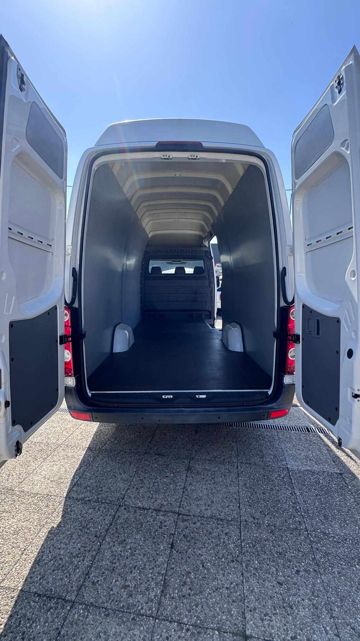 volkswagen-crafter-2013-diesel-1968cc