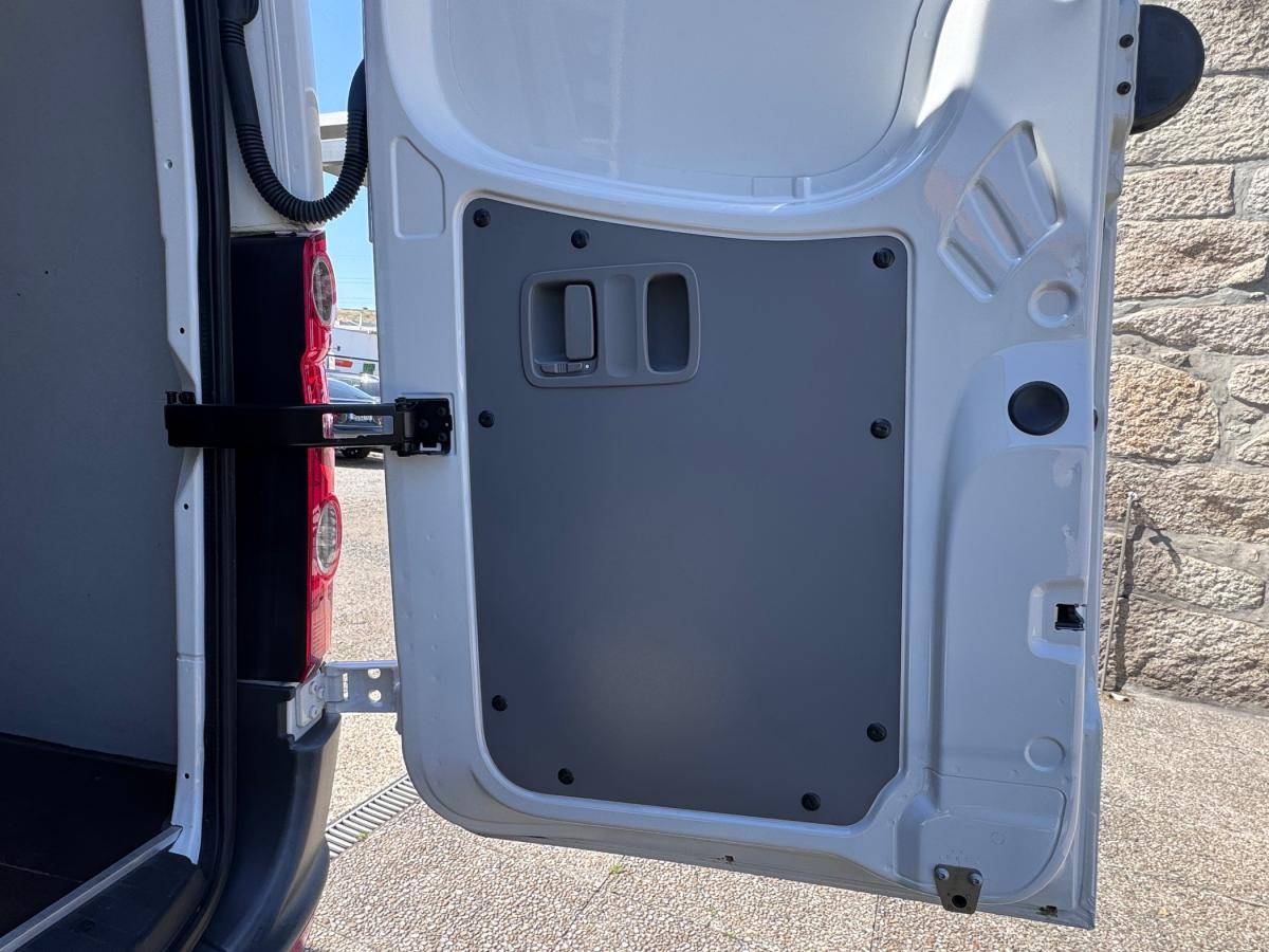 volkswagen-crafter-2013-diesel-1968cc