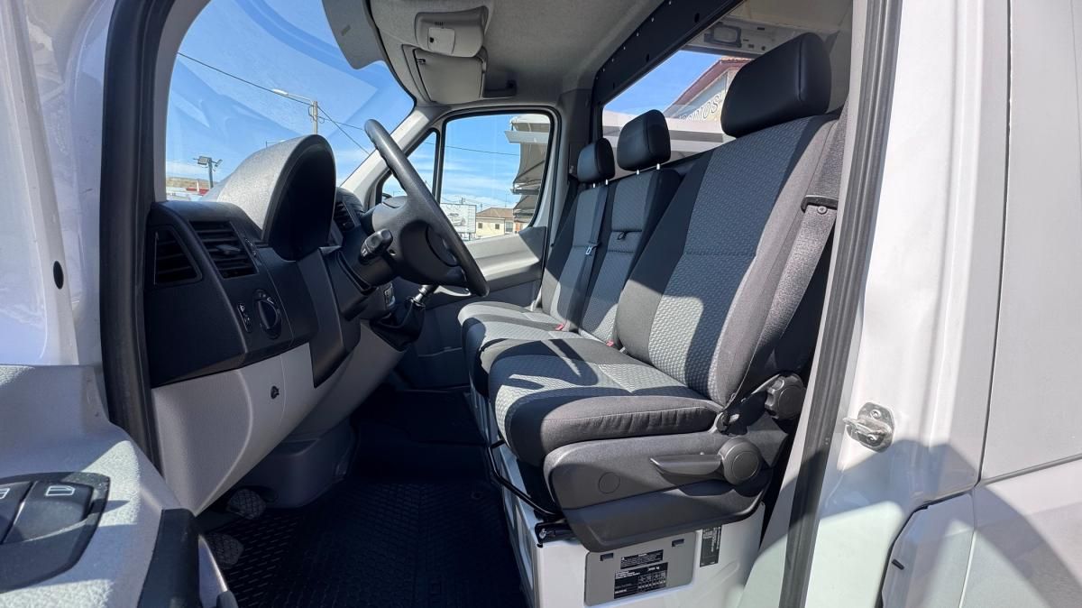 volkswagen-crafter-2013-diesel-1968cc
