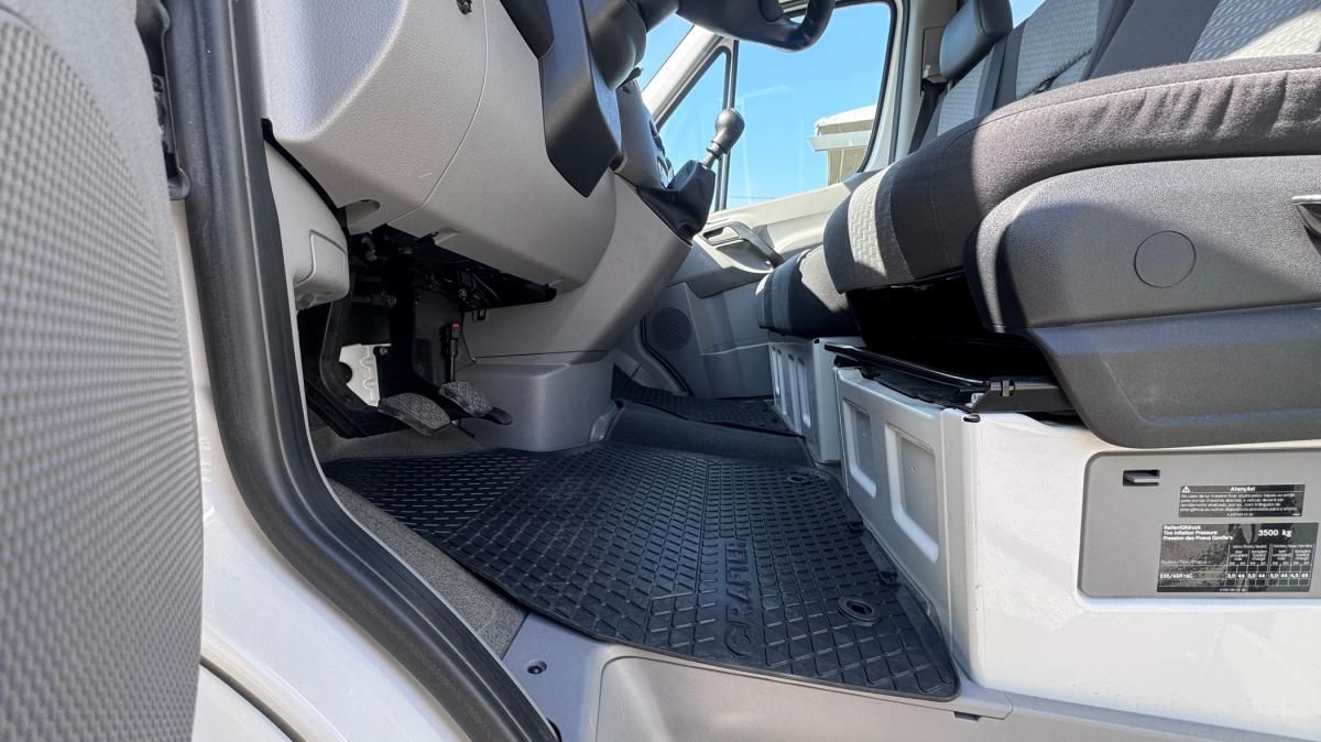 volkswagen-crafter-2013-diesel-1968cc