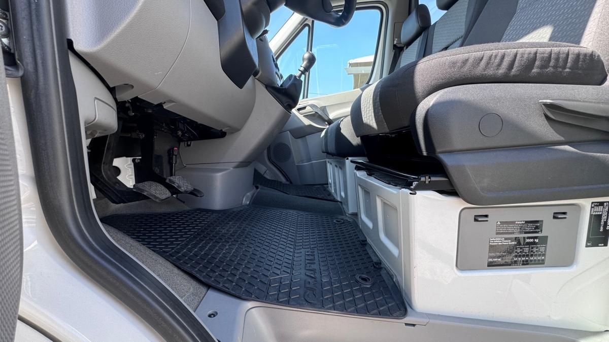 volkswagen-crafter-2013-diesel-1968cc