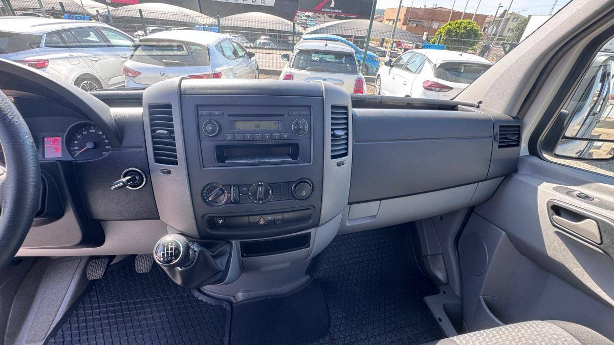 volkswagen-crafter-2013-diesel-1968cc