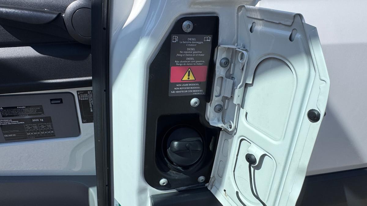 volkswagen-crafter-2013-diesel-1968cc