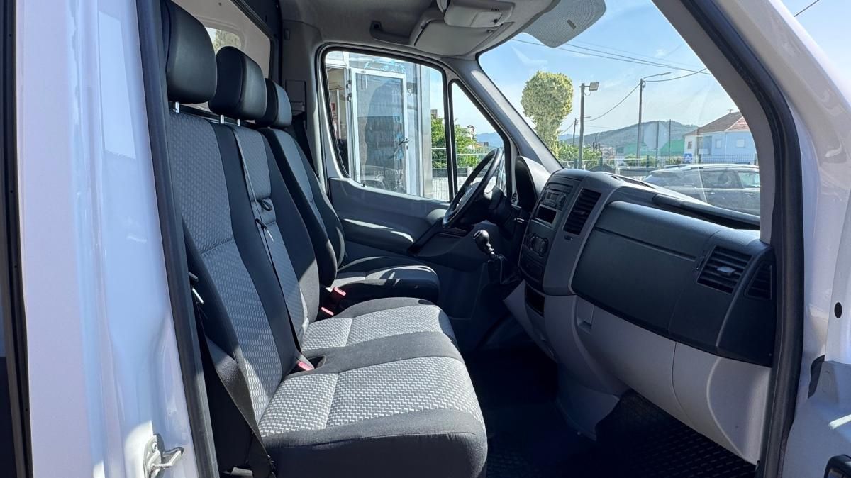 volkswagen-crafter-2013-diesel-1968cc
