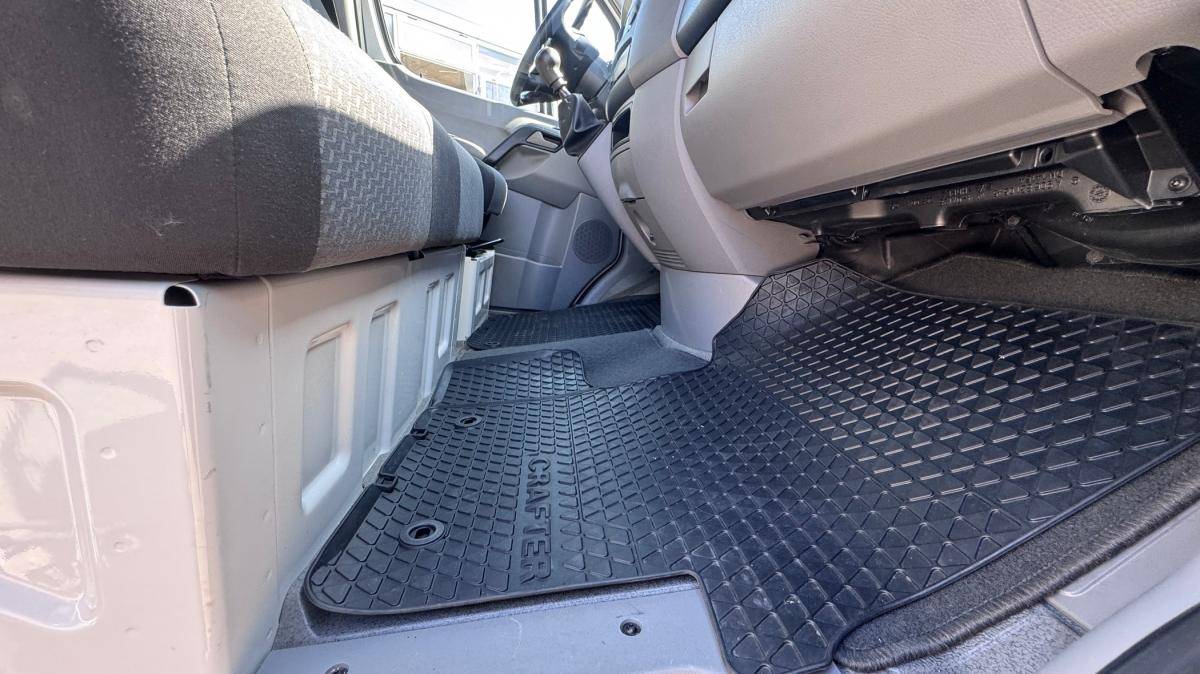 volkswagen-crafter-2013-diesel-1968cc