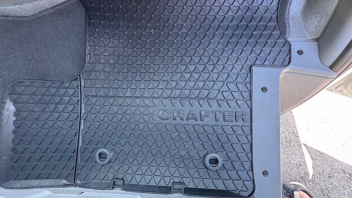 volkswagen-crafter-2013-diesel-1968cc