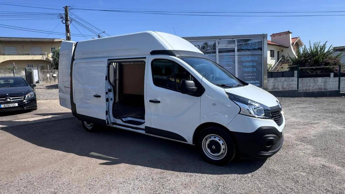 renault-trafic-2018-diesel-1598cc