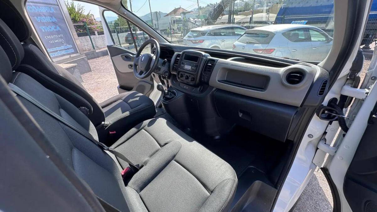 renault-trafic-2018-diesel-1598cc