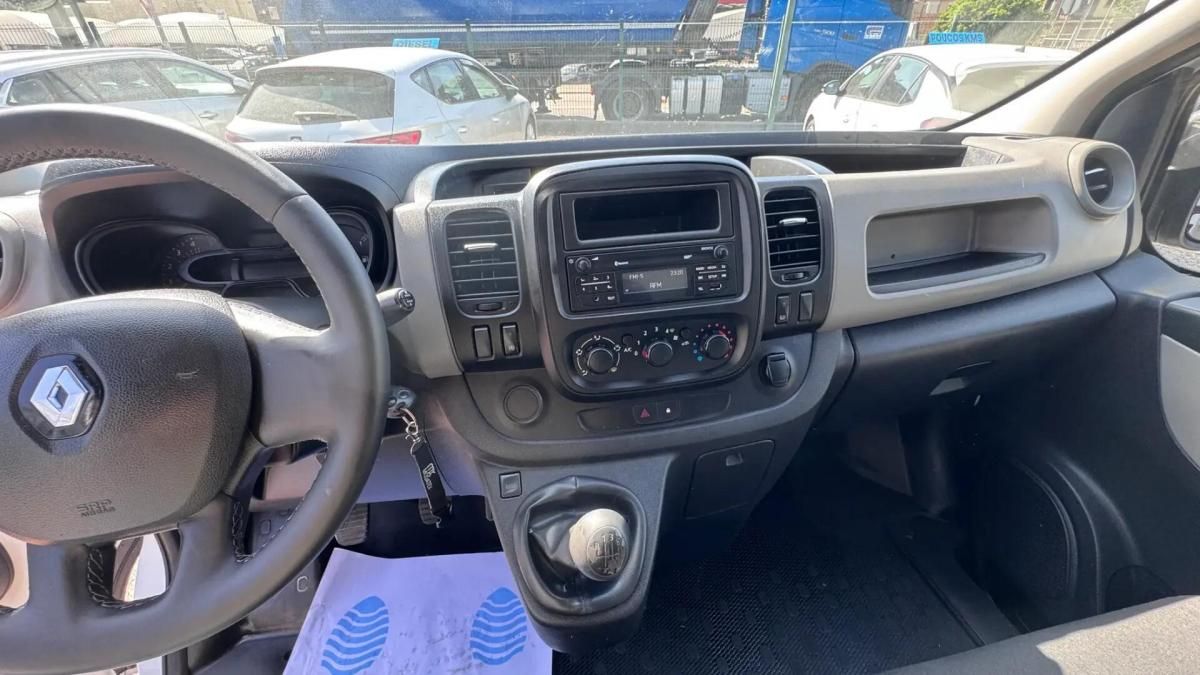 renault-trafic-2018-diesel-1598cc