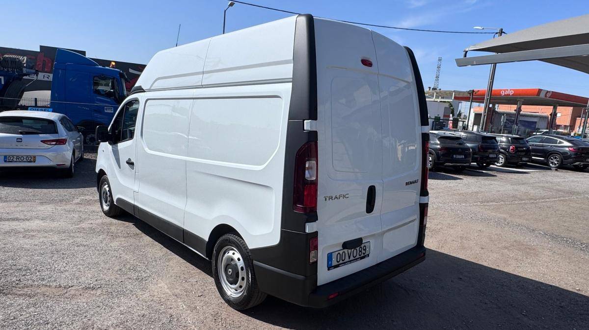 renault-trafic-2018-diesel-1598cc