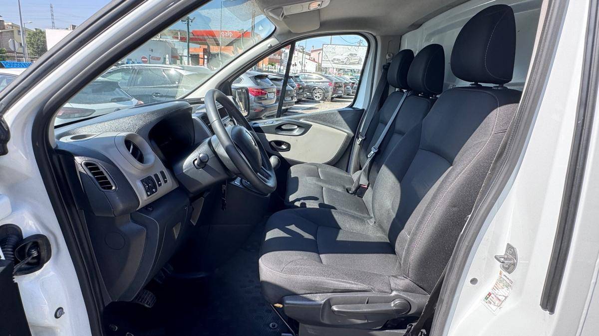 renault-trafic-2018-diesel-1598cc