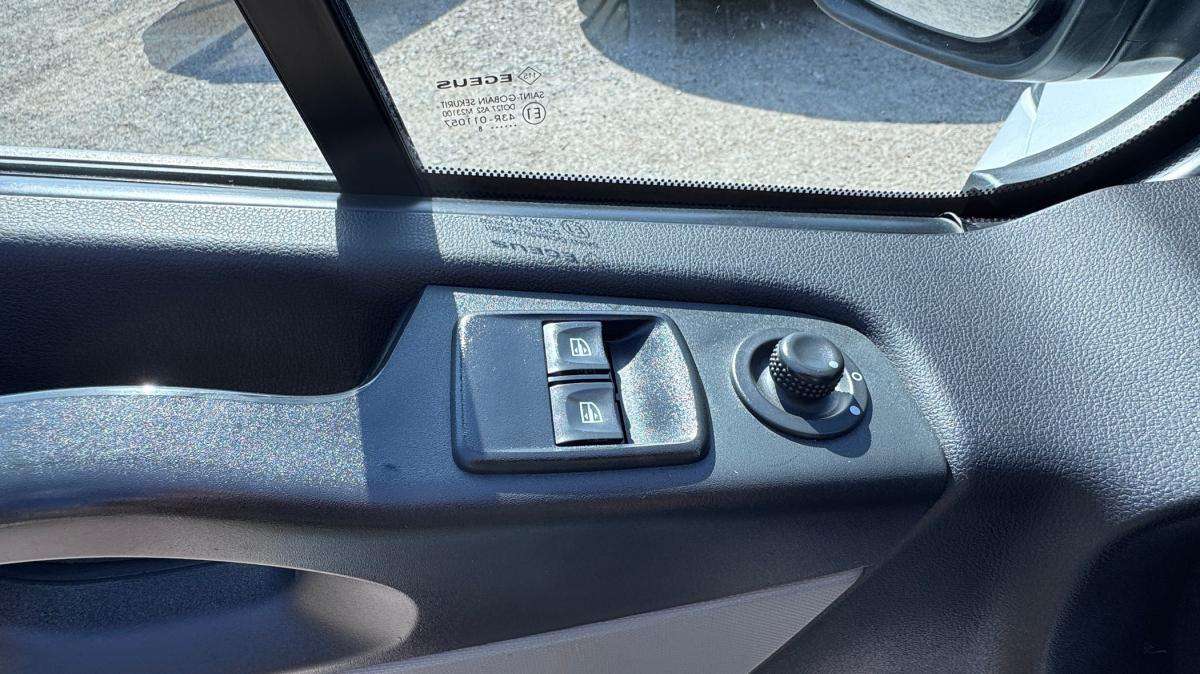 renault-trafic-2018-diesel-1598cc