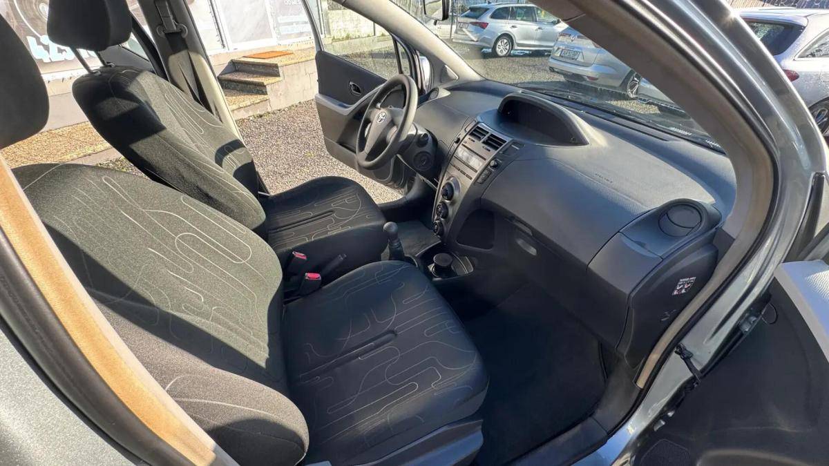 toyota-yaris-2009-gasolina-998cc