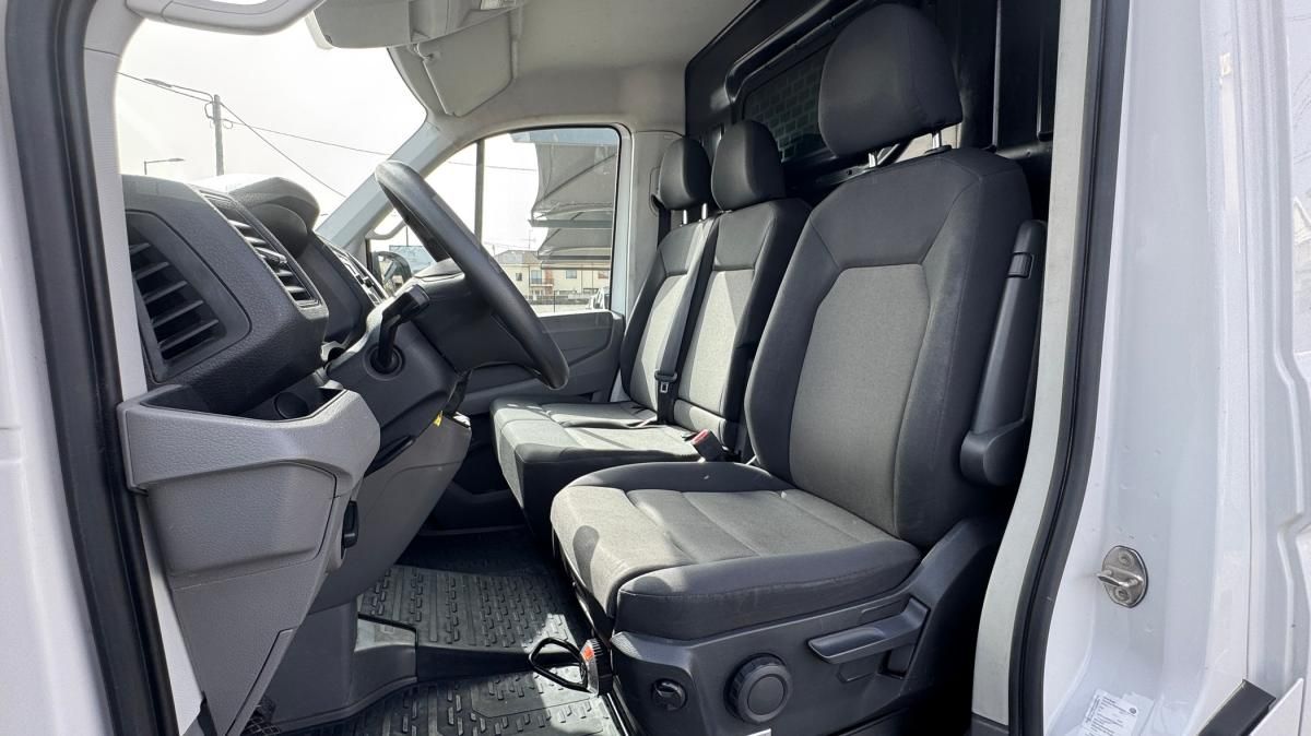 volkswagen-crafter-2022-diesel-1968cc