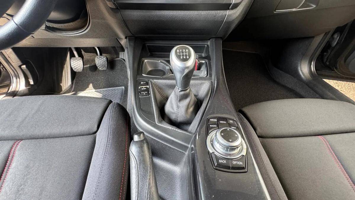 bmw-serie-1-116-2013-diesel-1598cc