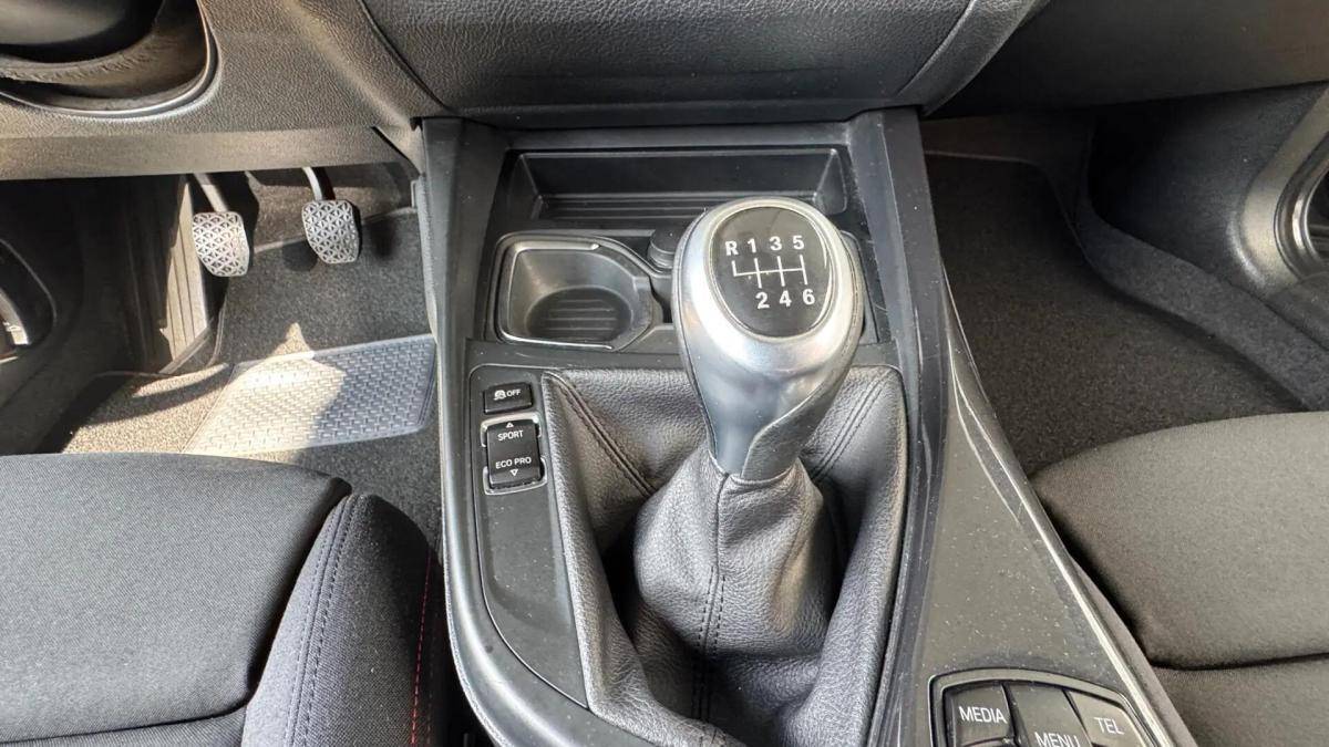 bmw-serie-1-116-2013-diesel-1598cc