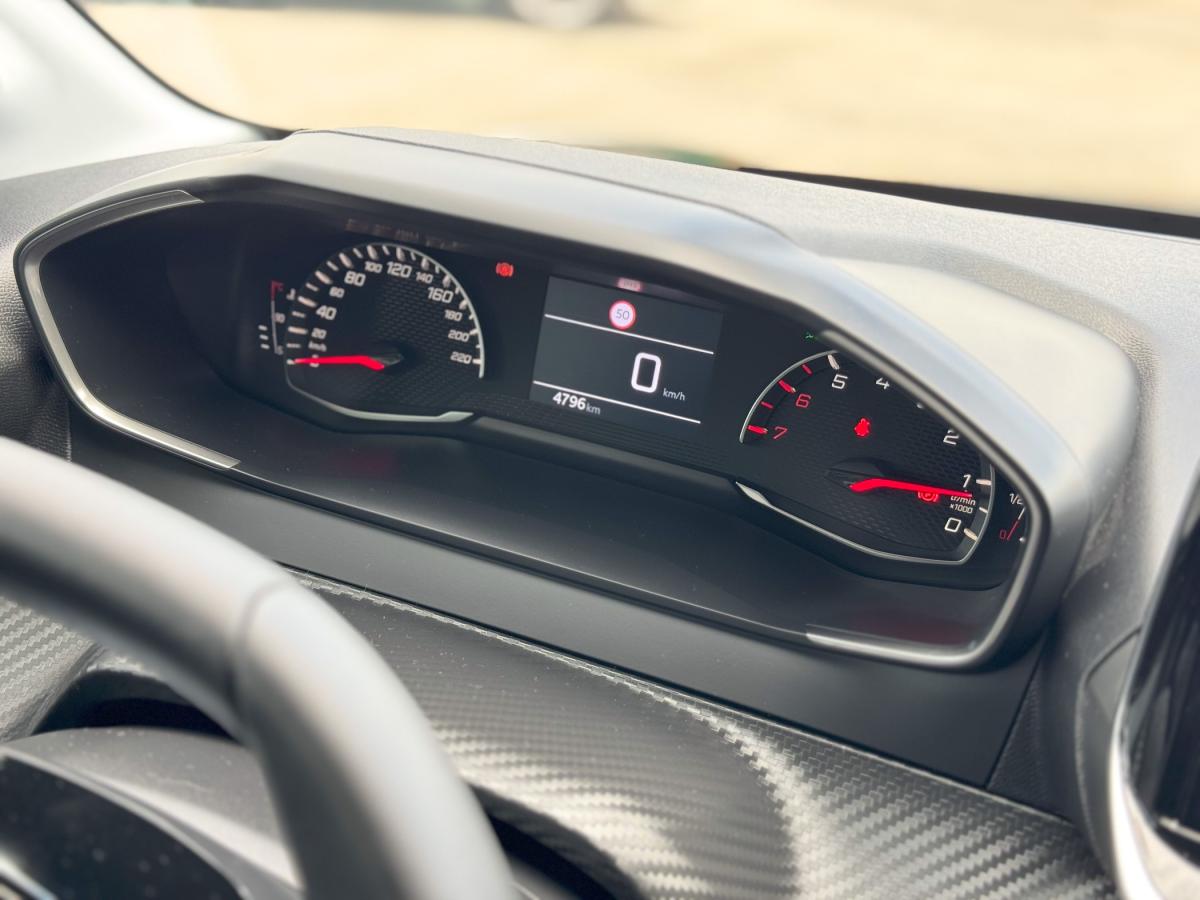 peugeot-208-2024-gasolina-1199cc
