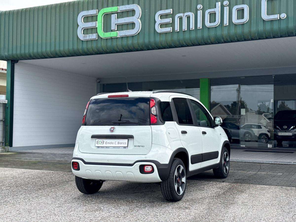 fiat-panda-2024-hibrido-a-gasolina-999cc