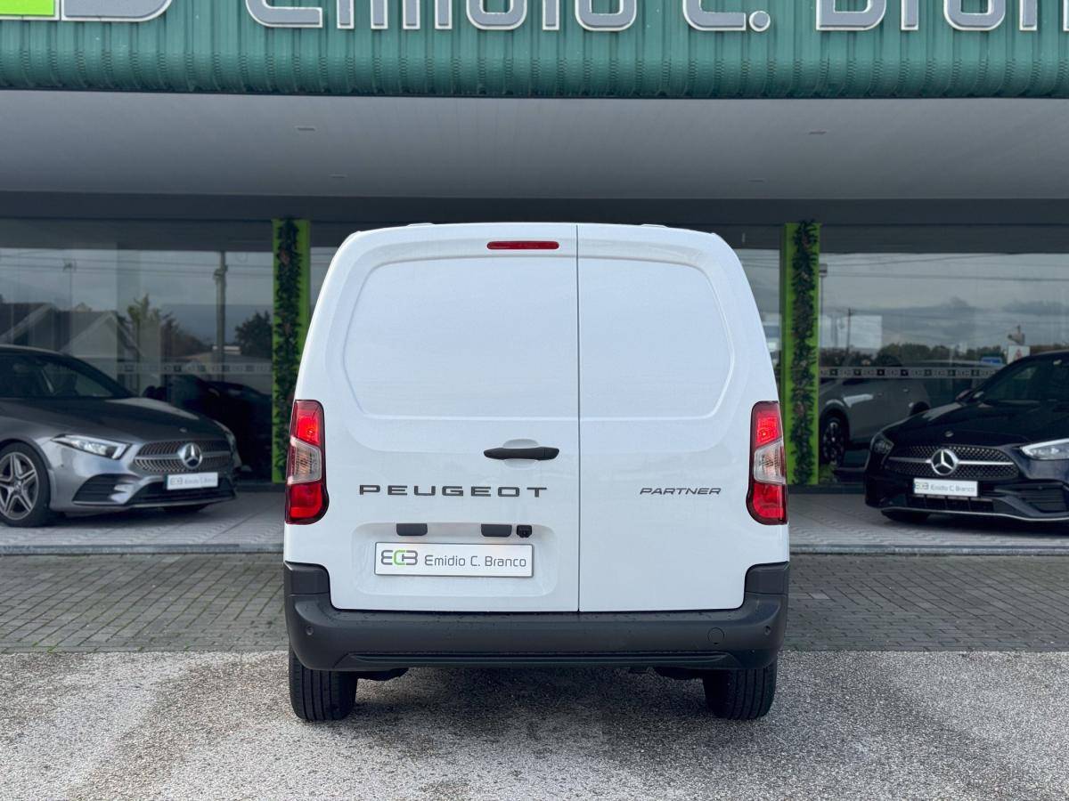 peugeot-partner-2025-diesel-1499cc