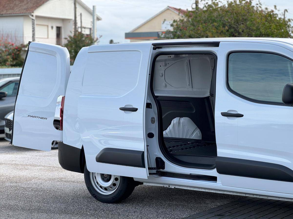 peugeot-partner-2025-diesel-1499cc