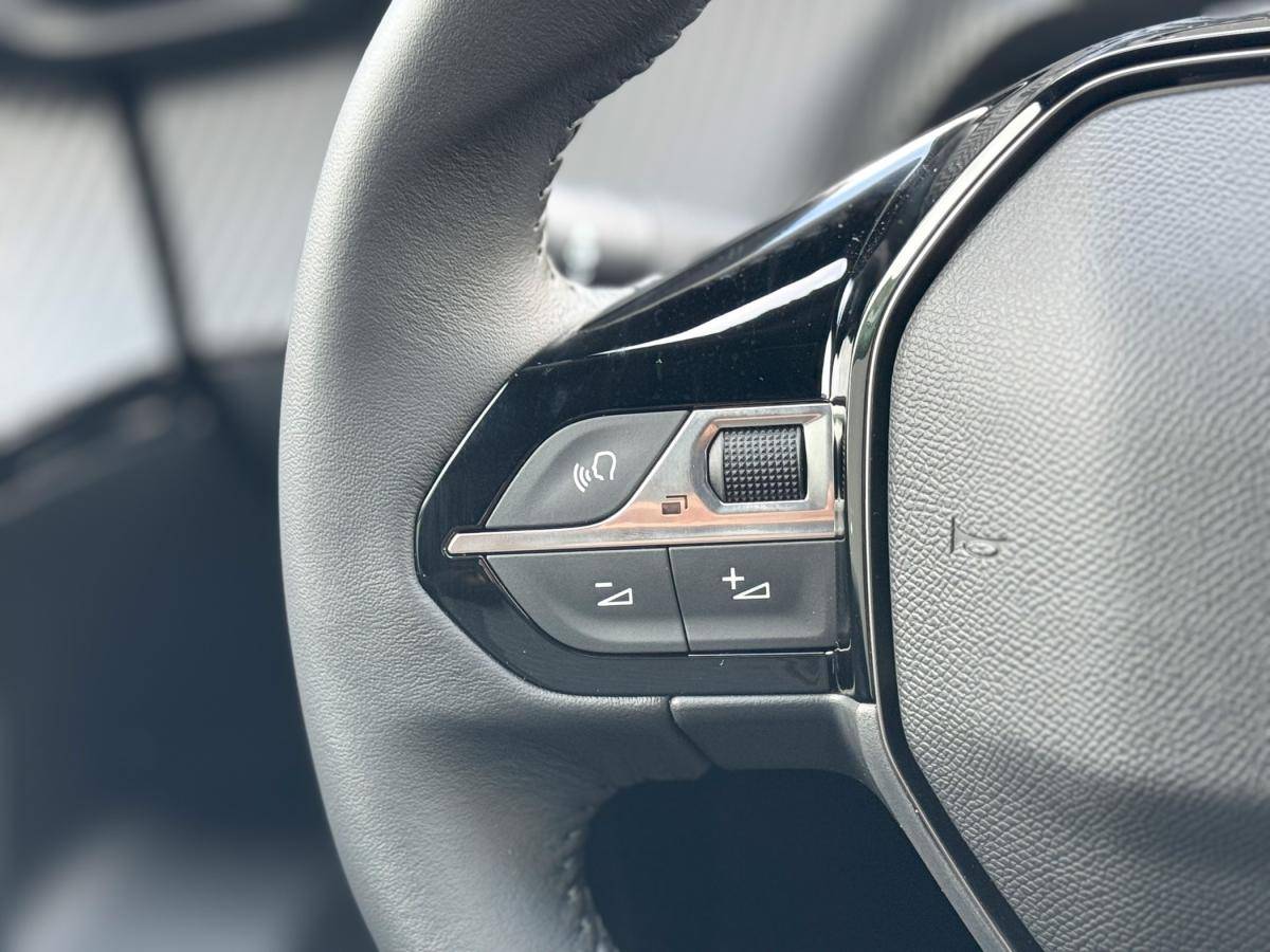 peugeot-2008-2024-gasolina-1199cc