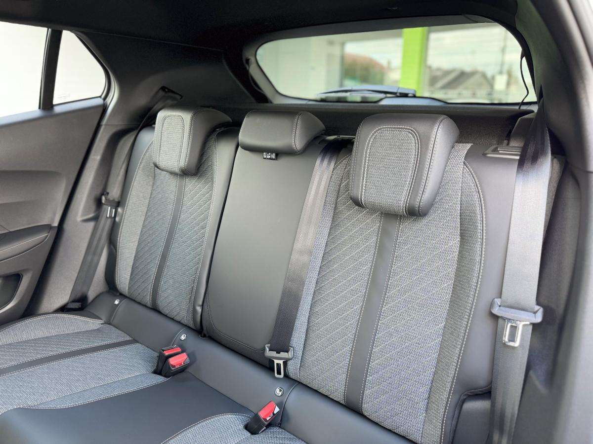 peugeot-2008-2024-gasolina-1199cc