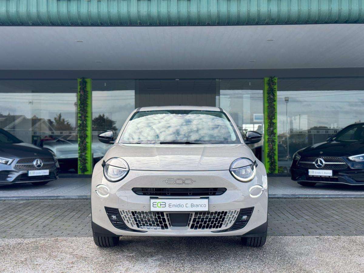 fiat-600-2025-hibrido-a-gasolina-1199cc