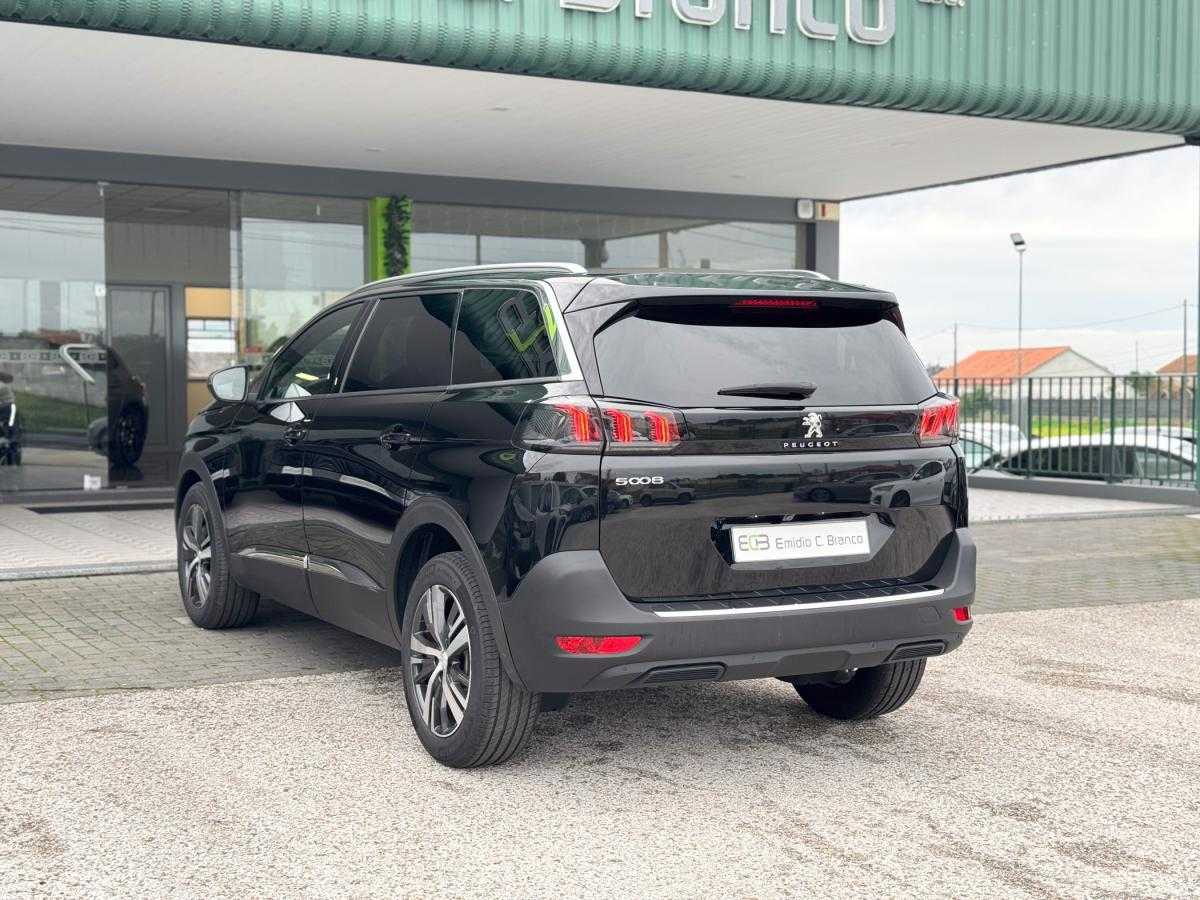 peugeot-5008-2024-gasolina-1199cc