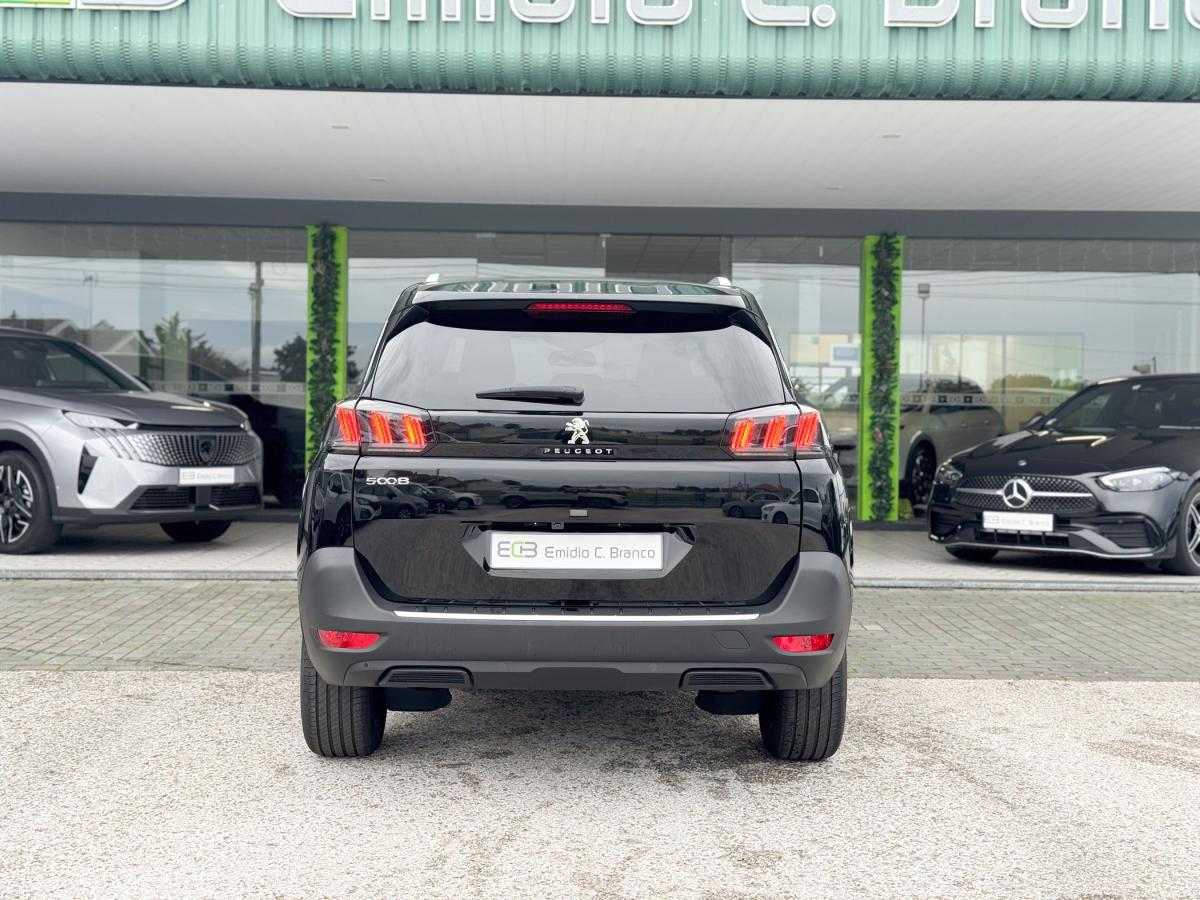 peugeot-5008-2024-gasolina-1199cc