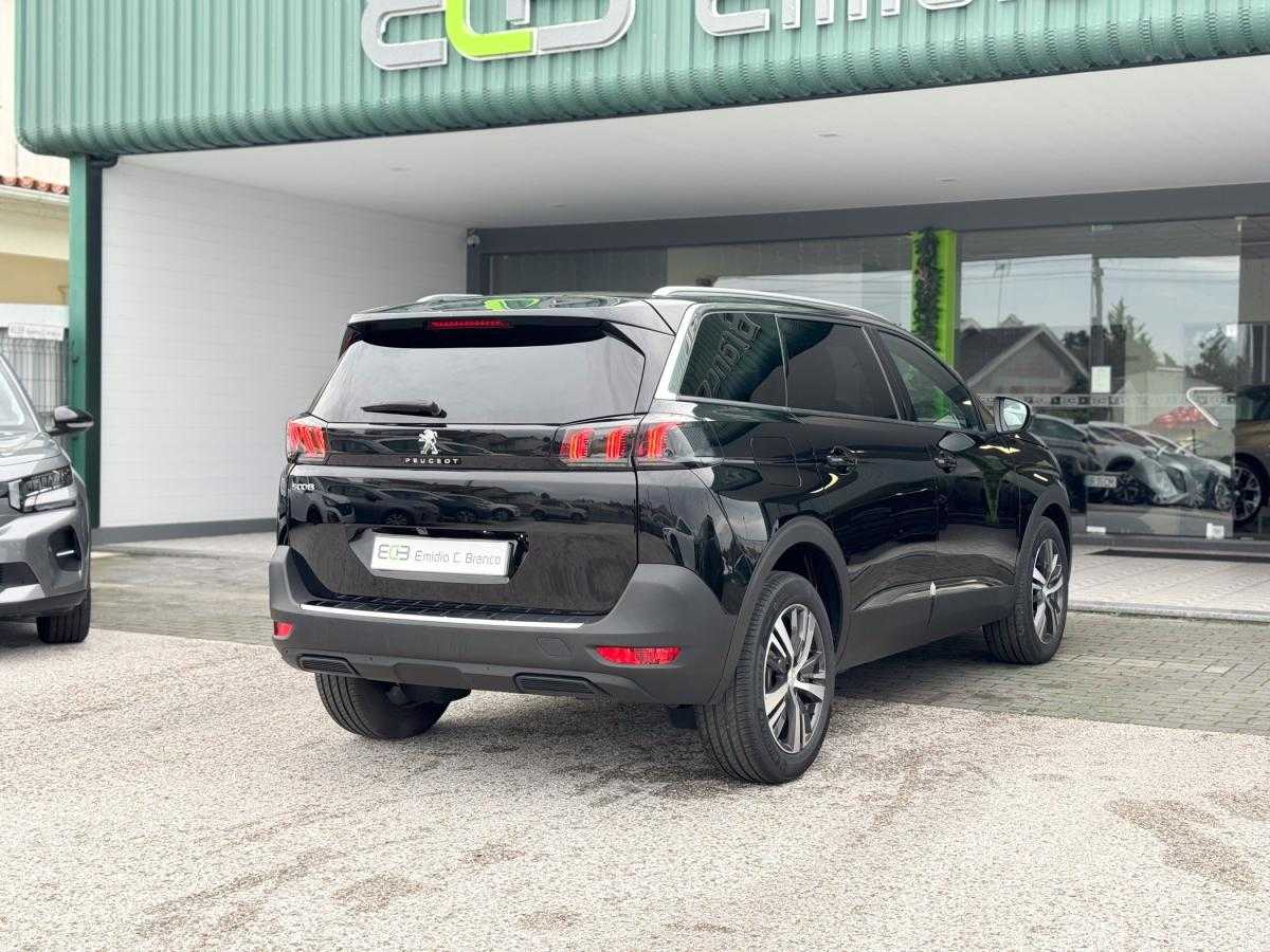 peugeot-5008-2024-gasolina-1199cc