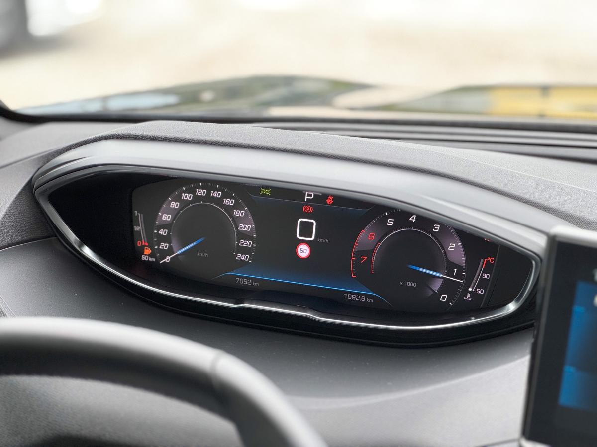 peugeot-5008-2024-gasolina-1199cc